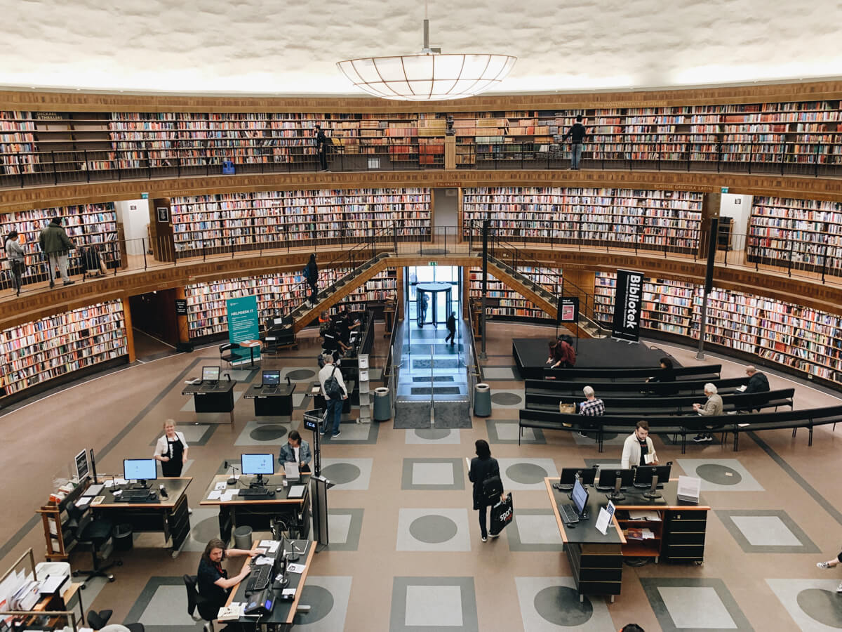 ストックホルム市立図書館 美しい360度の本の絶景