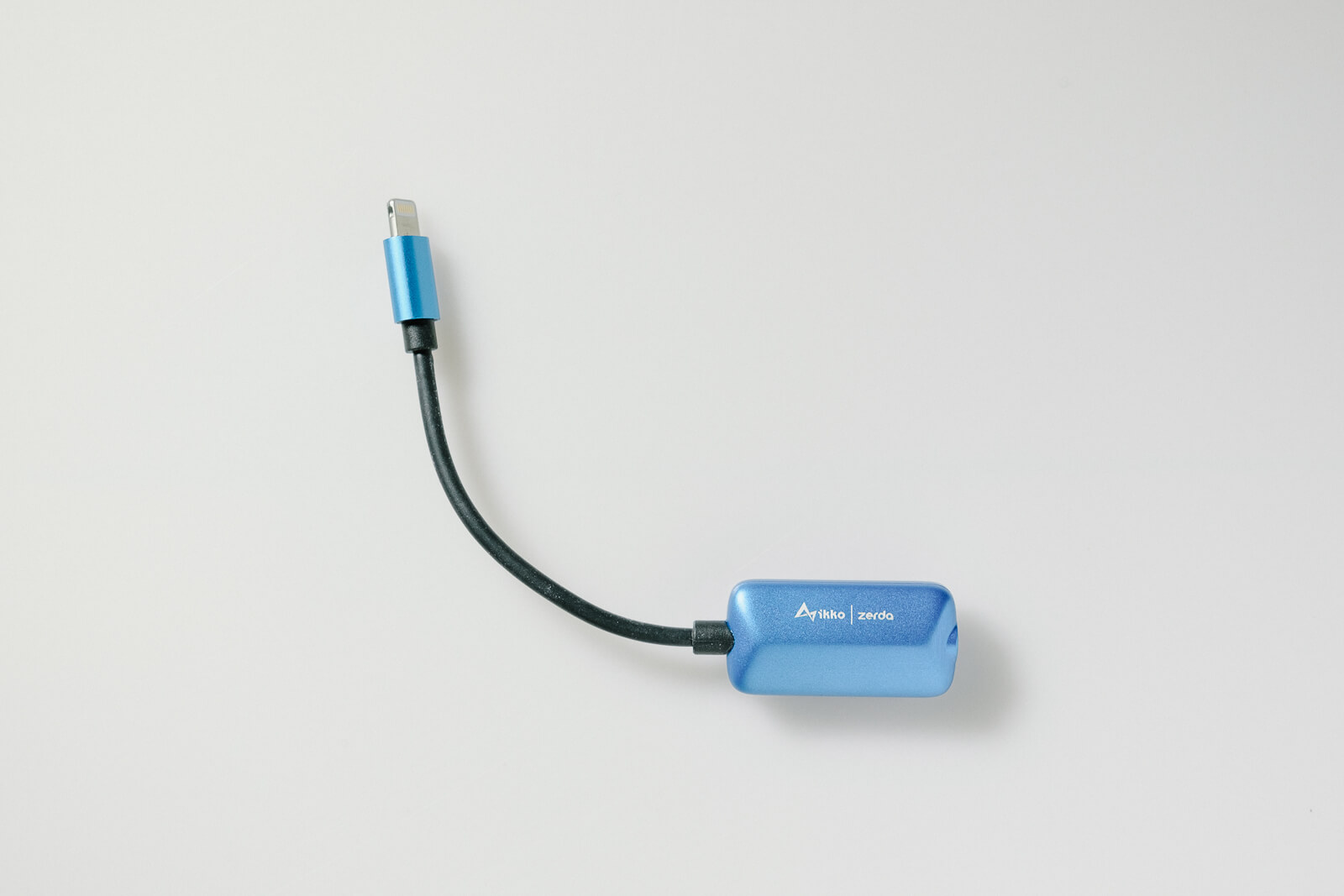 重量12グラムの小型で軽量なDAC